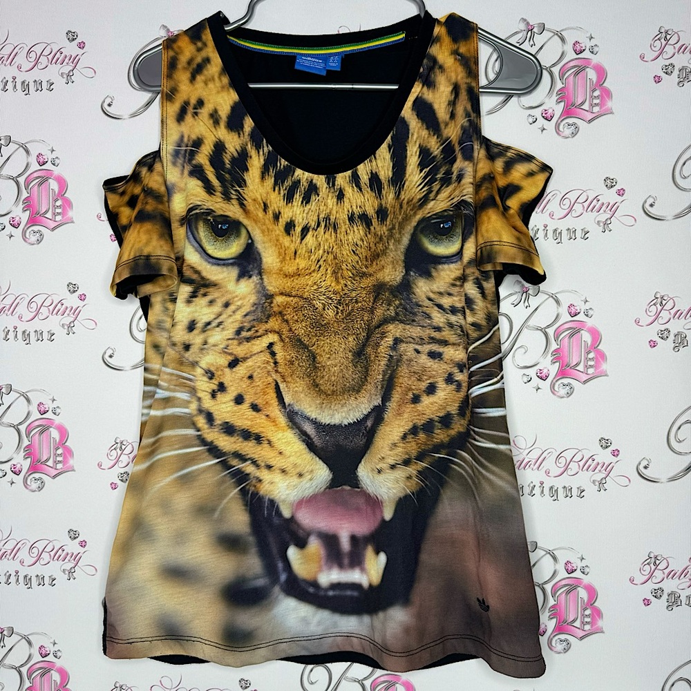 Adidas tee cold shoulder open arms cheetah 🐆 face tshirt top animal face rawr